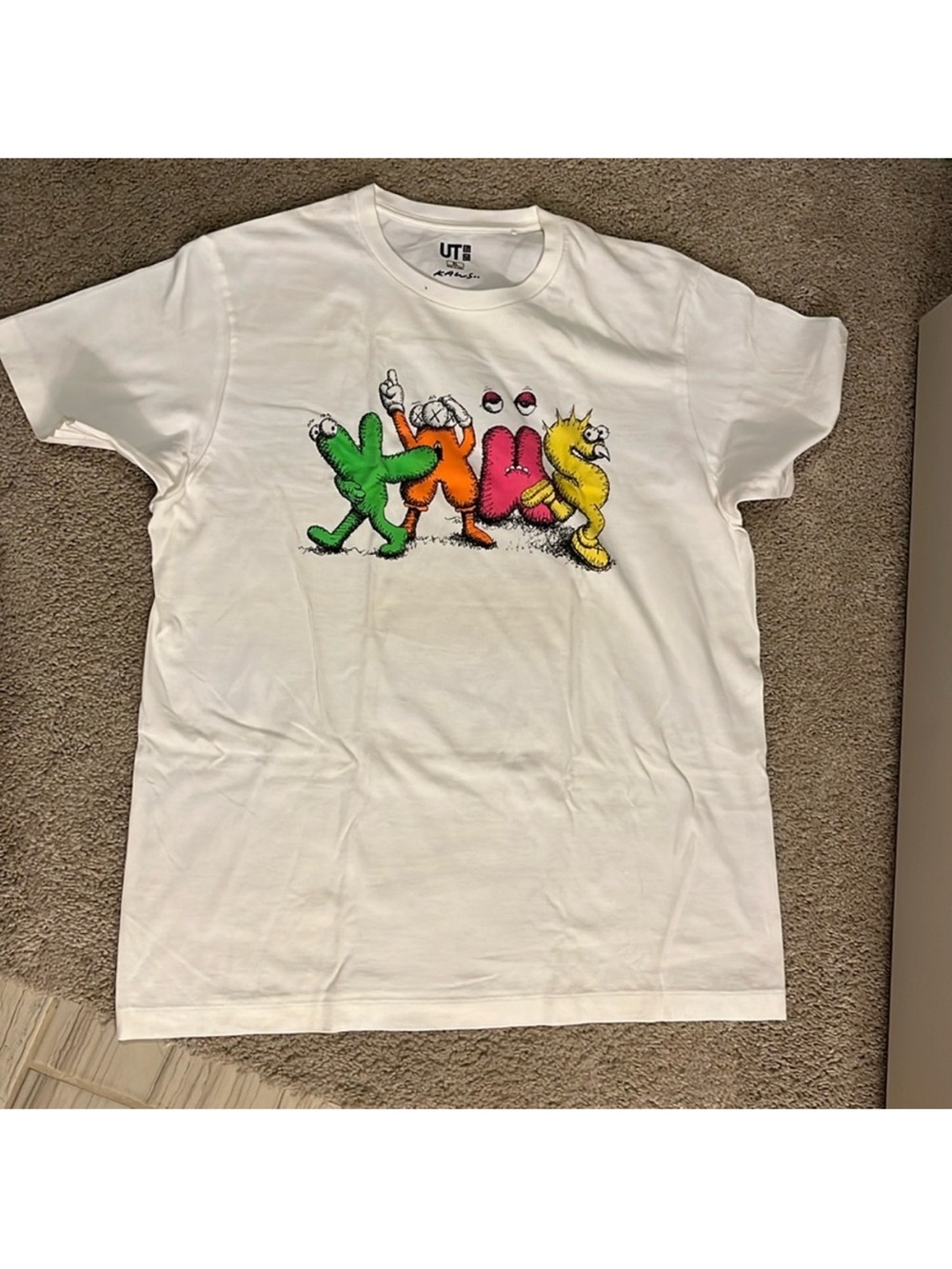 KAWS x Uniqlo UT Chalk Logo Characters T-Shirt White Mens XL Graphic Tee